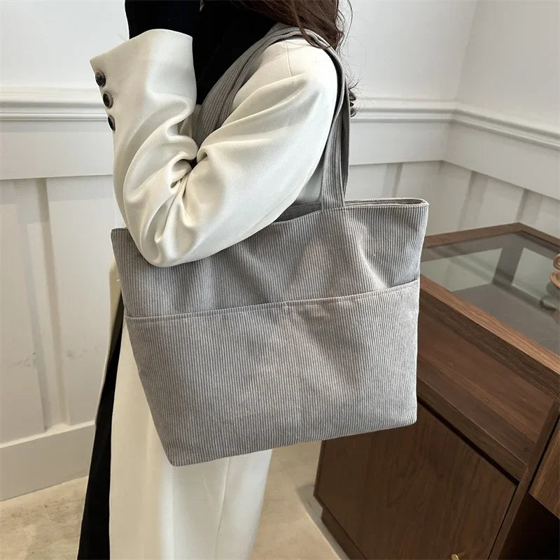sac en velours porte epaule gris