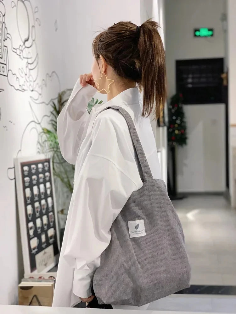 tote bag en velours cotele gris